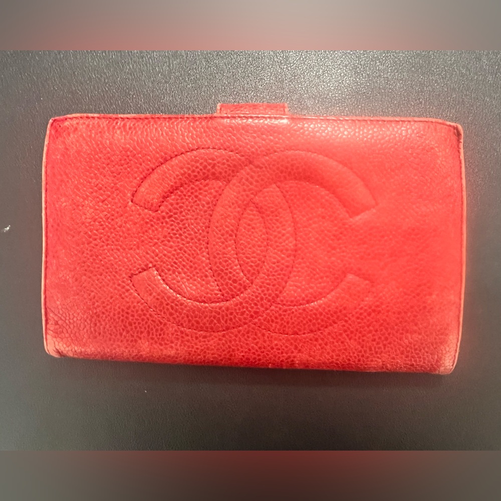 ❣️Chanel Cavier Kiss Lock Wallet ❣️  Authentic 💯 ❣️